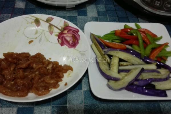 肉丝炒茄丝的做法图解2