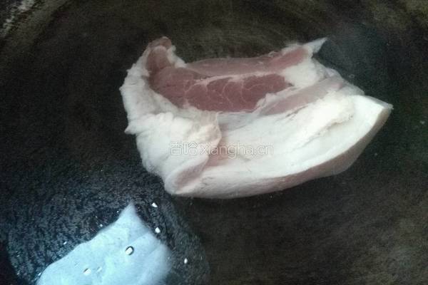 猪肉炒秋葵的做法图解2