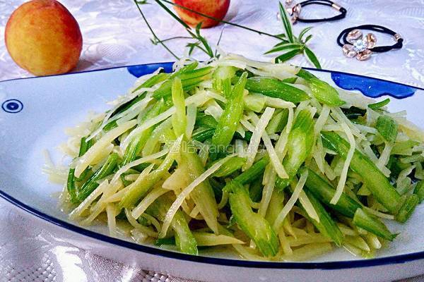 芹菜炒土豆丝的做法图解5
