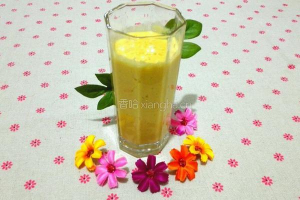 鲜榨芒果酸奶汁的做法图解4
