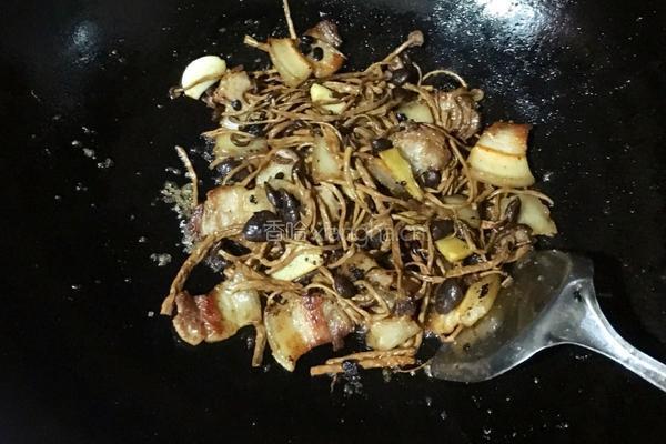 豉香茶树菇回锅肉的做法图解10