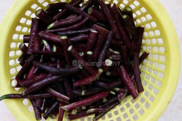 紫豆角炒鸡块的做法图解3