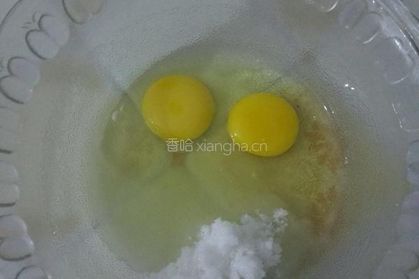 开裂纸杯蛋糕的做法图解2