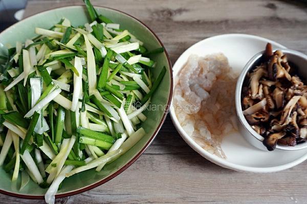 三鲜春卷的做法图解3