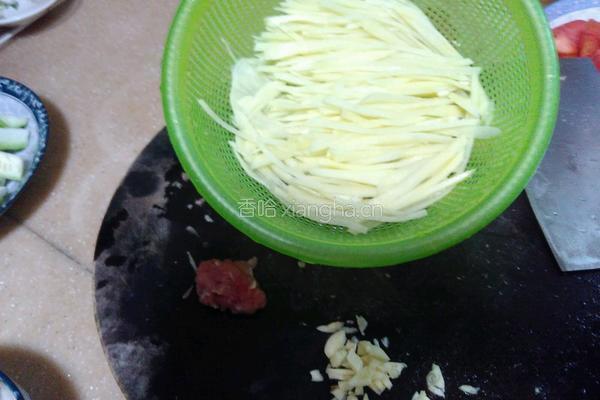 淡口味土豆的做法图解1