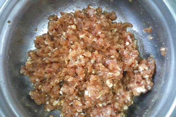 胡萝卜猪肉水饺的做法图解6