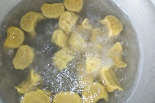 胡萝卜猪肉水饺的做法图解15