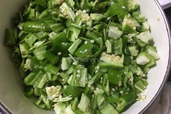 自制开胃酸辣椒的做法图解2