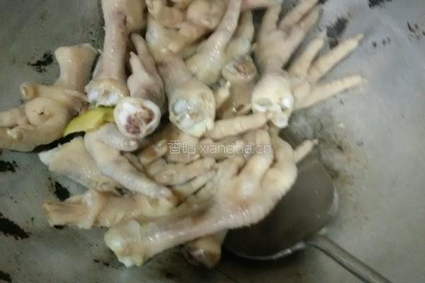 蒜泥辣酱糖醋鸡爪的做法图解4