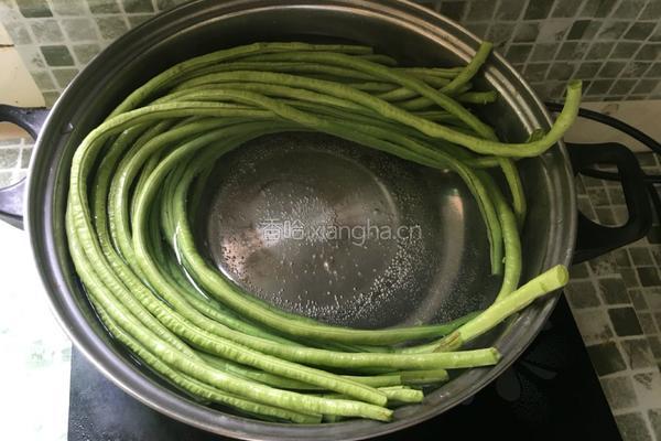 自制酸豆角的做法图解3