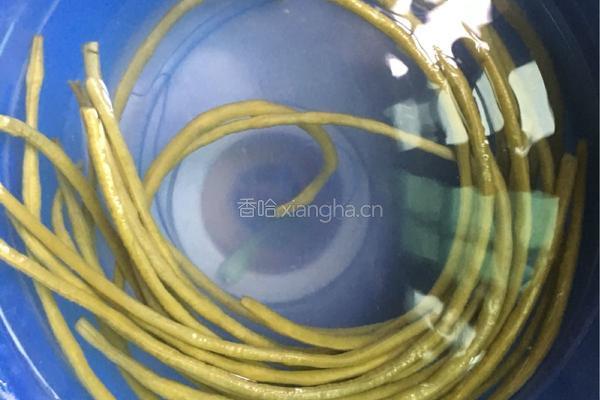 自制酸豆角的做法图解5