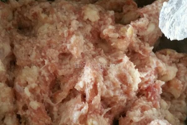 香炸肉丸的做法图解3