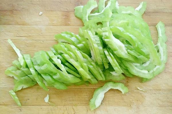 蜜汁苦瓜的做法图解3