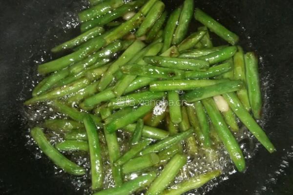 蒜泥刀豆的做法图解3