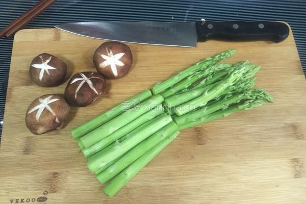 橙味奥尔良烤鸭胸配香菇芦笋的做法图解3