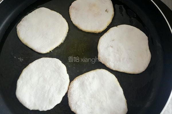 酸菜油梭子馅饼的做法图解16