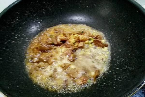  猪肉烧茄子的做法图解8
