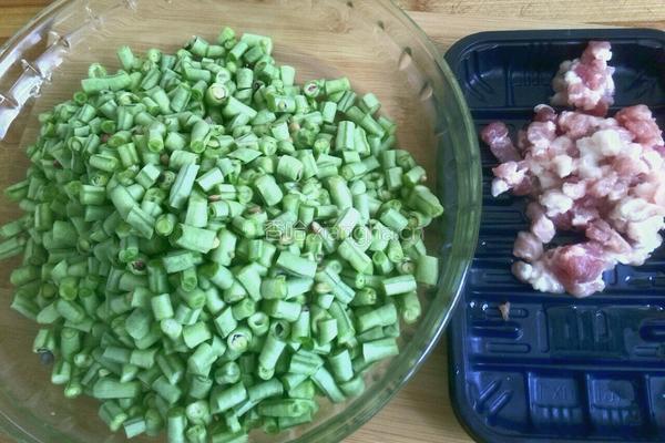 缸豆肉丁凉面的做法图解2