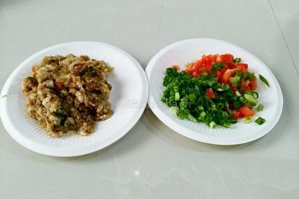 彩椒肉末炒米豆的做法图解1