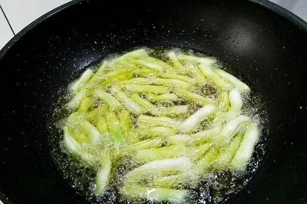彩椒肉末炒米豆的做法图解4
