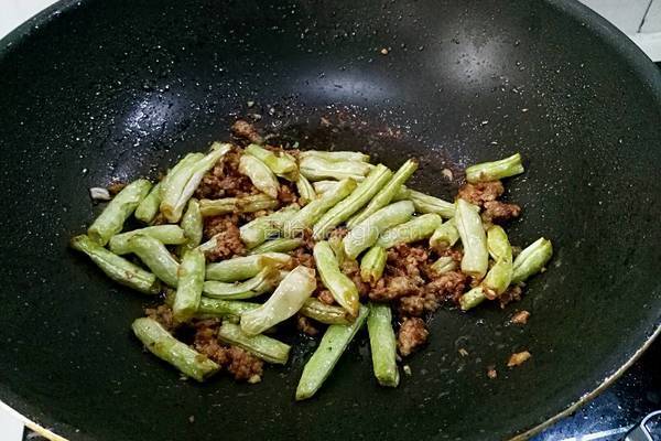 彩椒肉末炒米豆的做法图解9