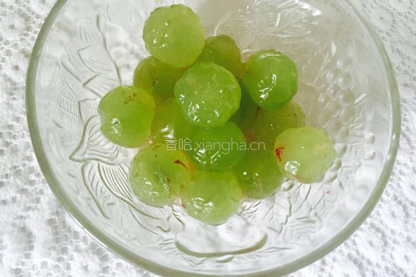 蜂蜜葡萄红茶的做法图解1