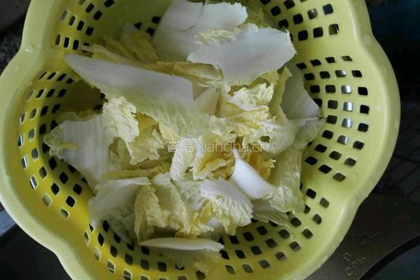 酸辣娃娃菜的做法图解2
