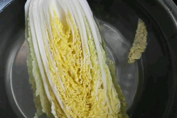 酸辣娃娃菜的做法图解1