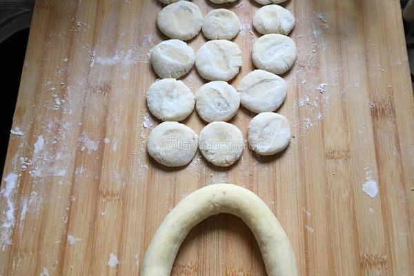 韭菜鸡蛋素饺子的做法图解5