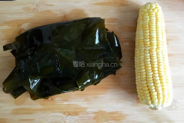 海带玉米炖排骨的做法图解1