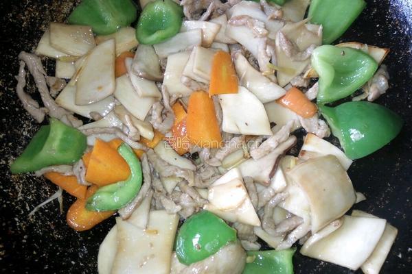 杏鲍菇炒肉丝的做法图解8