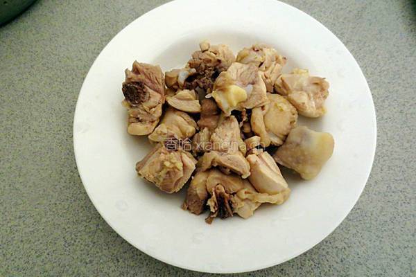 土豆炖鸡的做法图解2