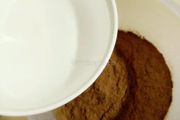 广式蜜奶凉粉的做法图解2