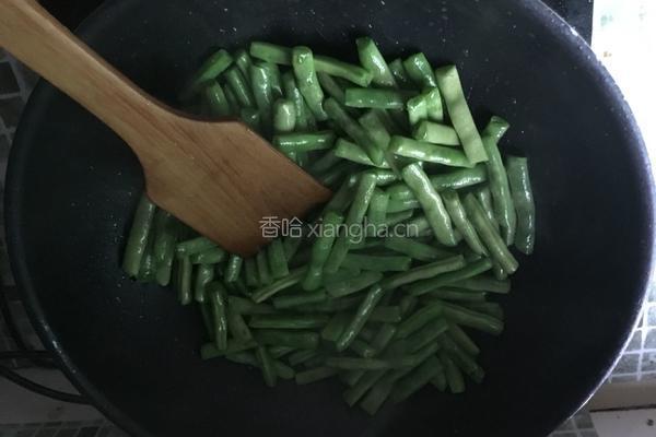 干煸四季豆肉末的做法图解4