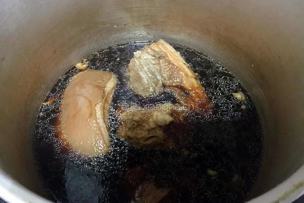 腊汁肉夹馍的做法图解2