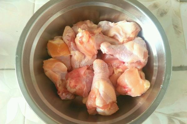 电饭煲翅根的做法图解1