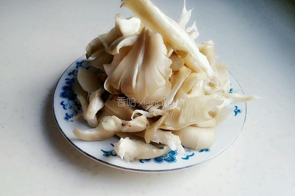 平菇肉片汤的做法图解2