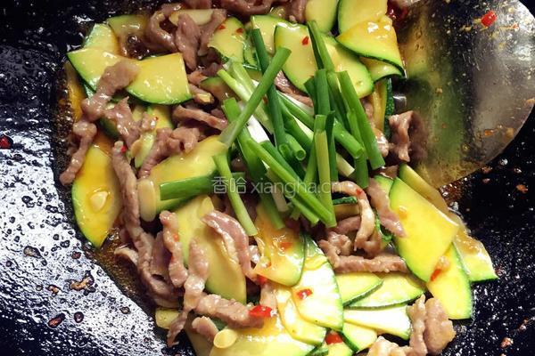 小南瓜炒肉丝的做法图解9