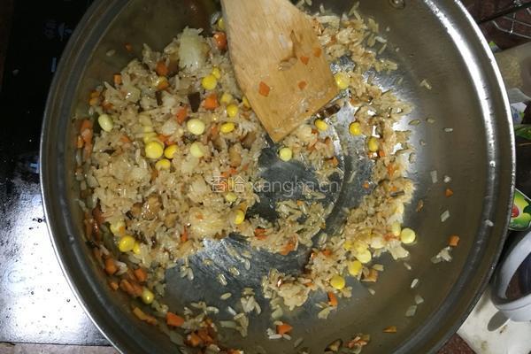 香喷喷鸡翅包饭的做法图解3
