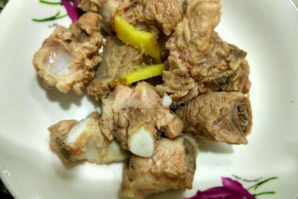 菱角莲子排骨汤的做法图解3