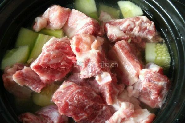 黄瓜炖排骨的做法图解3
