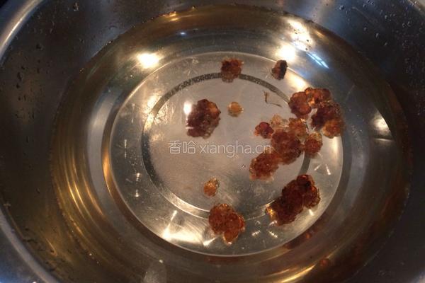 桃胶雪莲子牛奶羹的做法图解1