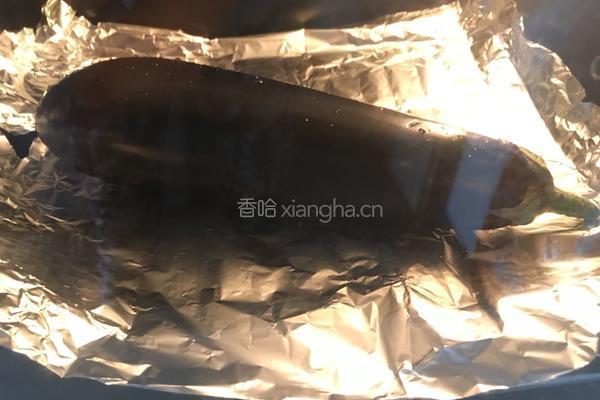 烤蒜香茄子的做法图解1