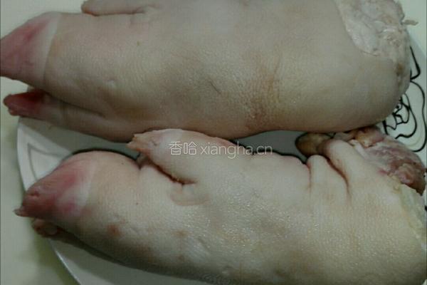 扒猪蹄的做法图解1