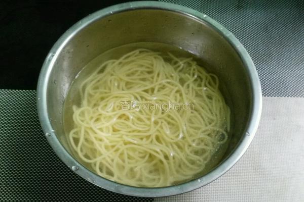 肉丁薄荷凉面的做法图解5