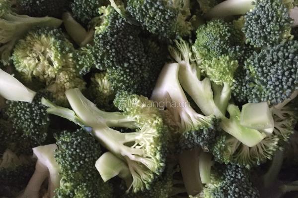 蚝油花椰菜的做法图解1