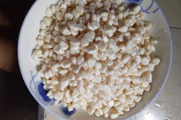 玉米肉丝的做法图解1
