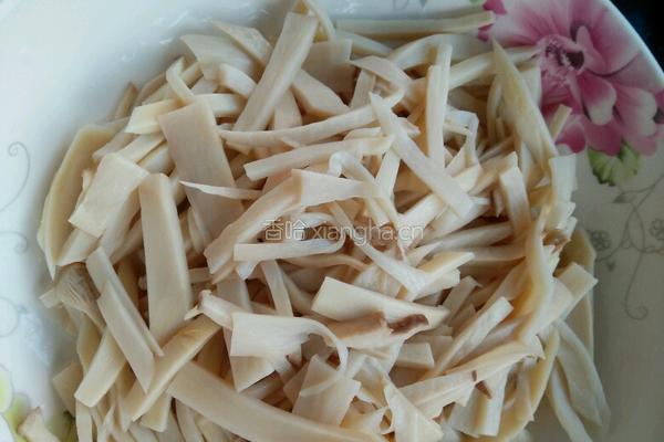 红椒杏鲍菇炒肉～的做法图解3
