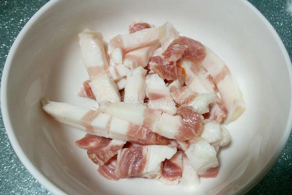 红烧肉闷饭（电饭锅）的做法图解2