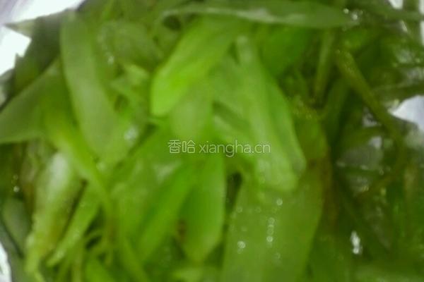 莴笋炒肉片的做法图解1